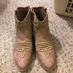 Boutique Booties - NEW